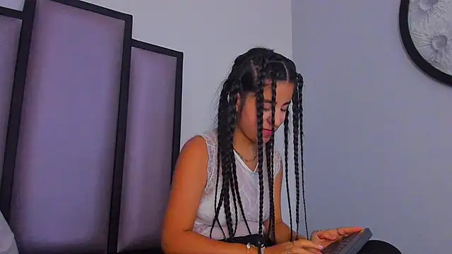 Lucy-23 online show from December 2025 05:21:02 AM