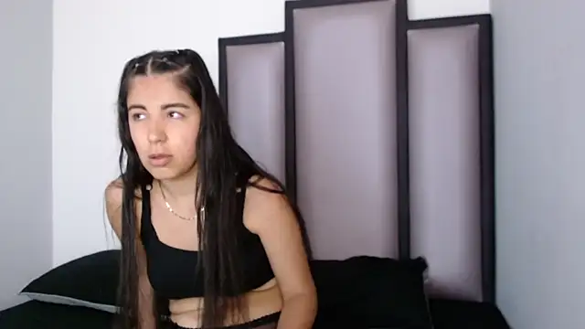 Lucy-23 online show from October 2025 04:45:02 AM