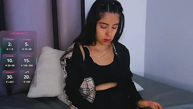 Lucy-23 online show from September 2025 04:40:01 AM
