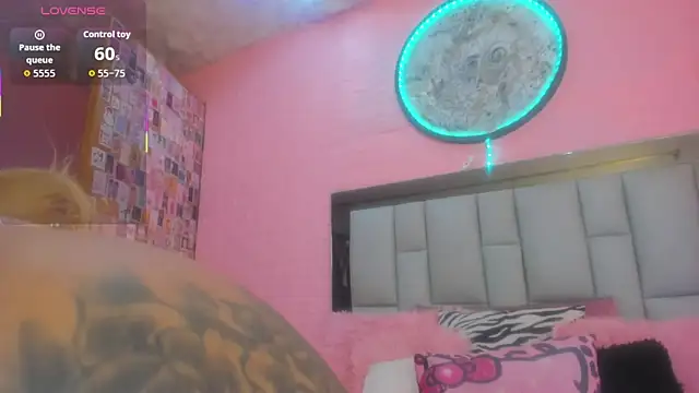 Nicole Rosales online show from February 2026 06:08:01 PM