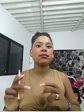 Snapshot of Mia-sensual chatting on September 2025 04:17:02 AM Mia-sensual online show from September 2025 04:17:02 AM