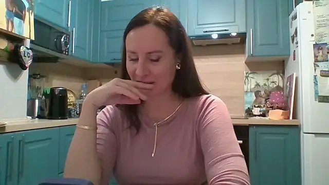 Snapshot of ALICAINWONDERLAND chatting on November 2025 03:56:01 PM ALICAINWONDERLAND online show from November 2025 03:56:01 PM