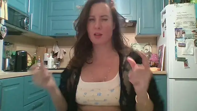 Snapshot of ALICAINWONDERLAND chatting on November 2025 05:24:01 PM ALICAINWONDERLAND online show from November 2025 05:24:01 PM