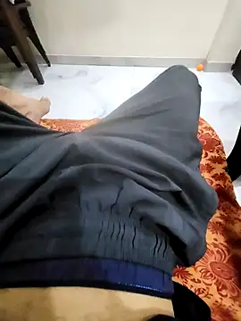 Snapshot of coupleyug chatting on September 2025 06:12:02 PM coupleyug online show from September 2025 06:12:02 PM