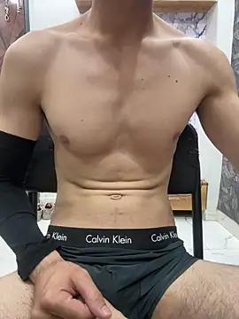 coupleyug online show from April 2026 04:33:02 PM