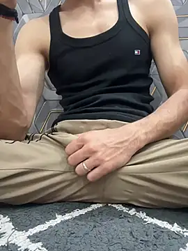 coupleyug online show from February 2026 03:45:02 PM