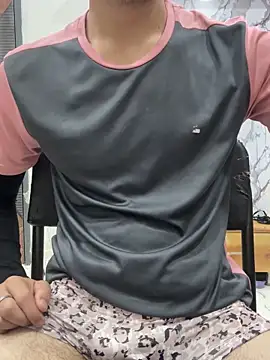 coupleyug online show from June 2026 04:39:01 PM