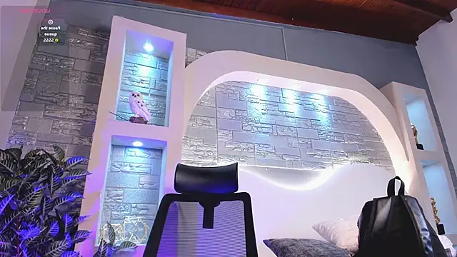 dominic de luca online show from November 2025 04:56:01 AM