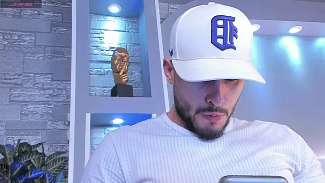 dominic de luca online show from April 2026 03:12:01 AM