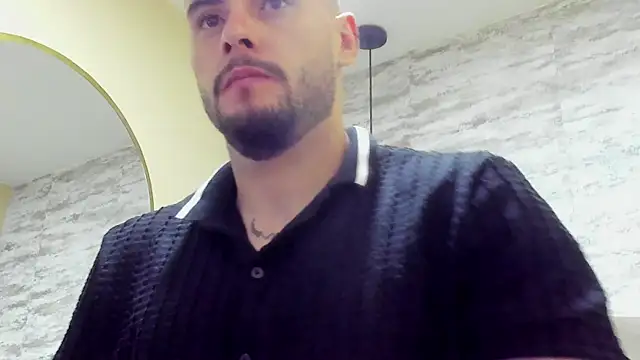 Snapshot of dominic_de_luca chatting on June 2026 11:26:01 AM dominic de luca online show from June 2026 11:26:01 AM