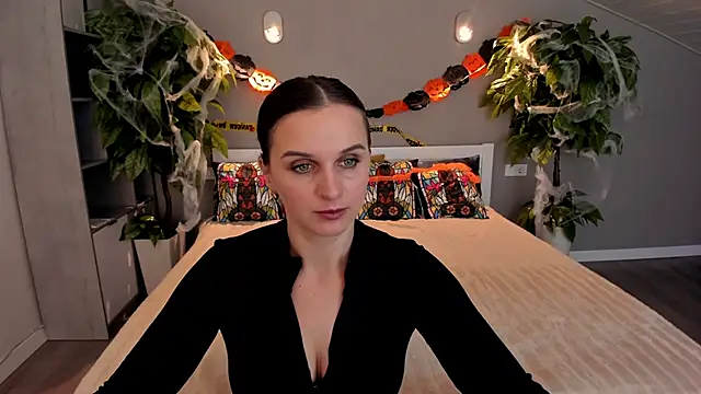 SofiSoft online show from October 2025 07:25:02 PM