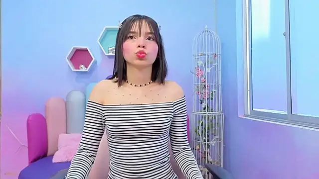 Snapshot of Issa_Skinny_ chatting on October 2025 11:35:02 AM Issa Skinny online show from October 2025 11:35:02 AM