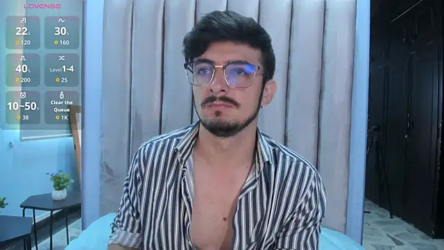 Snapshot of AaronFuentes7 chatting on September 2025 06:15:01 PM AaronFuentes7 online show from September 2025 06:15:01 PM