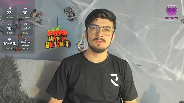 Snapshot of AaronFuentes7 chatting on October 2025 01:47:01 PM AaronFuentes7 online show from October 2025 01:47:01 PM