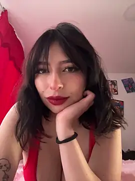 larsonbeverly online show from December 2025 08:53:01 PM