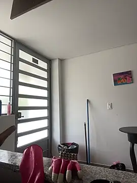 larsonbeverly online show from December 2025 07:07:02 PM