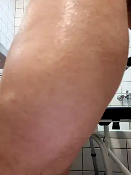 toywood online show from December 2025 05:53:02 AM