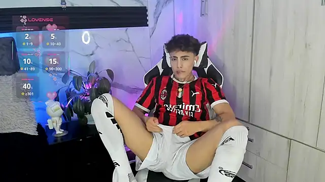 Snapshot of Saimonvela chatting on April 2026 07:43:02 PM Saimonvela online show from April 2026 07:43:02 PM