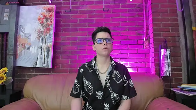 SpencerMontgomery online show from November 2025 05:23:02 PM