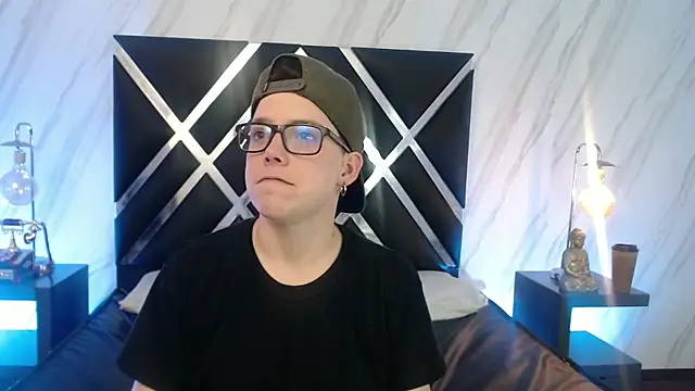 SpencerMontgomery online show from December 2025 08:06:02 PM