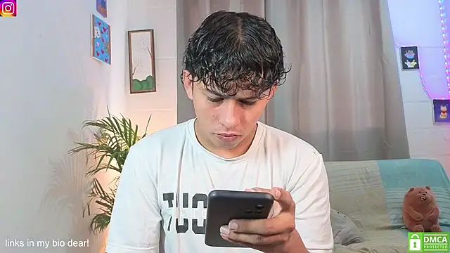 Snapshot of elias_steel1 chatting on April 2026 01:35:02 PM elias steel1 online show from April 2026 01:35:02 PM