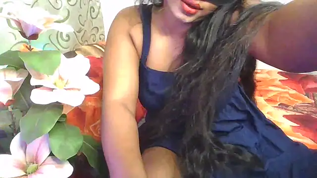 Snapshot of LustInLips chatting on June 2026 12:30:02 AM LustInLips online show from June 2026 12:30:02 AM