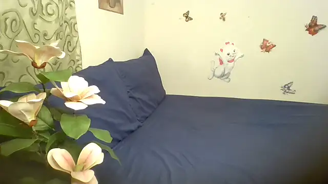 Snapshot of LustInLips chatting on May 2026 05:05:01 AM LustInLips online show from May 2026 05:05:01 AM