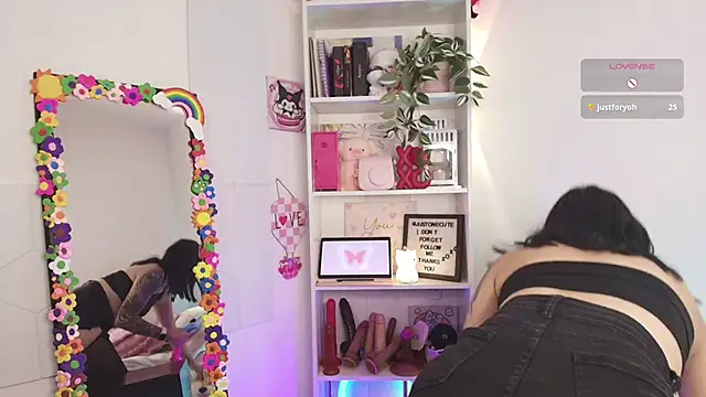 justonecute online show from April 2026 01:42:02 AM