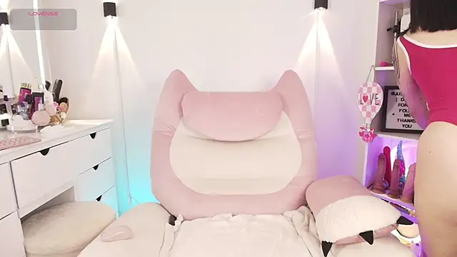 justonecute online show from June 2026 04:45:02 AM