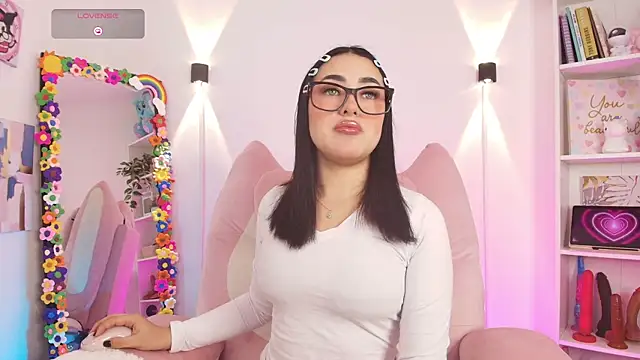 justonecute online show from January 2026 12:17:01 AM