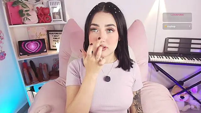 justonecute online show from March 2026 12:12:02 AM