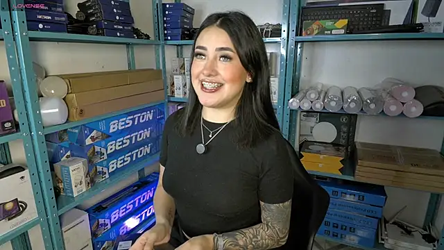 justonecute online show from May 2026 11:13:01 PM