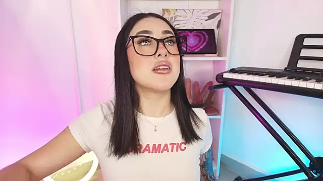 justonecute online show from January 2026 12:03:02 AM