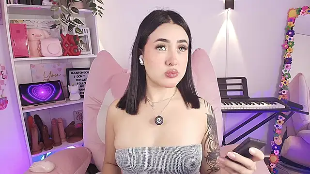 justonecute online show from April 2026 03:42:02 AM