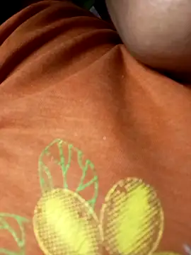 Snapshot of CoMay003 chatting on October 2025 04:37:01 PM CoMay003 online show from October 2025 04:37:01 PM