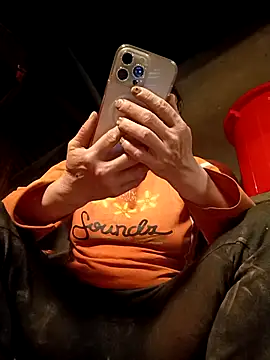 Snapshot of CoMay003 chatting on October 2025 05:52:02 AM CoMay003 online show from October 2025 05:52:02 AM