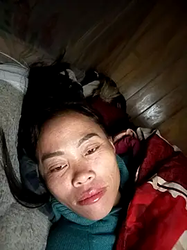 Snapshot of CoMay003 chatting on November 2025 08:42:02 PM CoMay003 online show from November 2025 08:42:02 PM