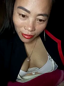 CoMay003 online show from December 2025 02:44:01 AM