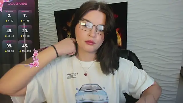 Snapshot of MoriGirl chatting on September 2025 01:18:01 PM MoriGirl online show from September 2025 01:18:01 PM