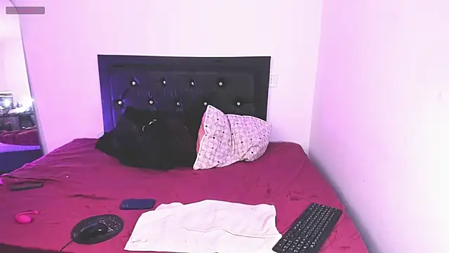 samiacooper25 online show from December 2025 04:48:02 AM