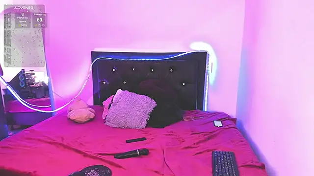 samiacooper25 online show from November 2025 03:34:02 PM