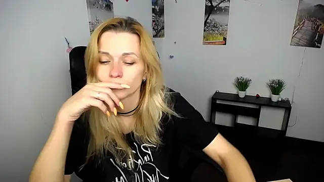 PeppyMia online show from October 2025 06:15:01 AM