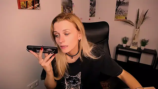 PeppyMia online show from September 2025 06:23:01 AM
