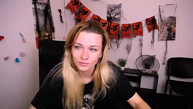 Snapshot of PeppyMia chatting on November 2025 02:51:02 AM PeppyMia online show from November 2025 02:51:02 AM