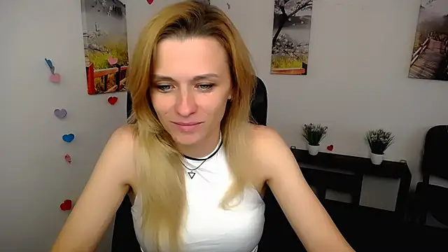 Snapshot of PeppyMia chatting on November 2025 07:56:01 AM PeppyMia online show from November 2025 07:56:01 AM