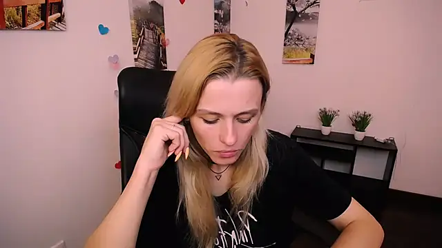 PeppyMia online show from September 2025 06:52:02 AM