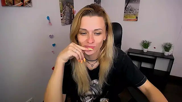 PeppyMia online show from October 2025 07:05:02 AM