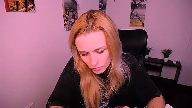 PeppyMia online show from September 2025 06:09:02 AM