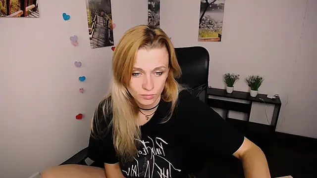 PeppyMia online show from October 2025 07:10:01 AM