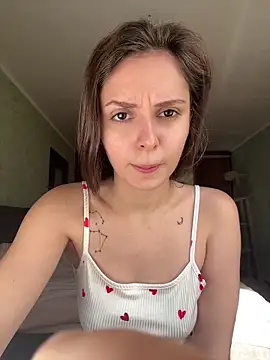 Snapshot of aurora_pink_ chatting on October 2025 10:05:01 AM aurora pink online show from October 2025 10:05:01 AM